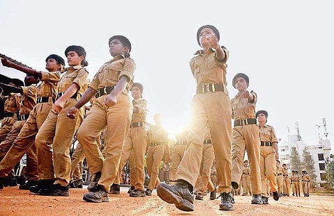 സ്റ്റുഡന്റ് പൊലീസ് കേഡറ്റ് പദ്ധതിയിൽ ചേരാം ; ‘സ്വാശ്രയ സ്കീം’ നേടാം